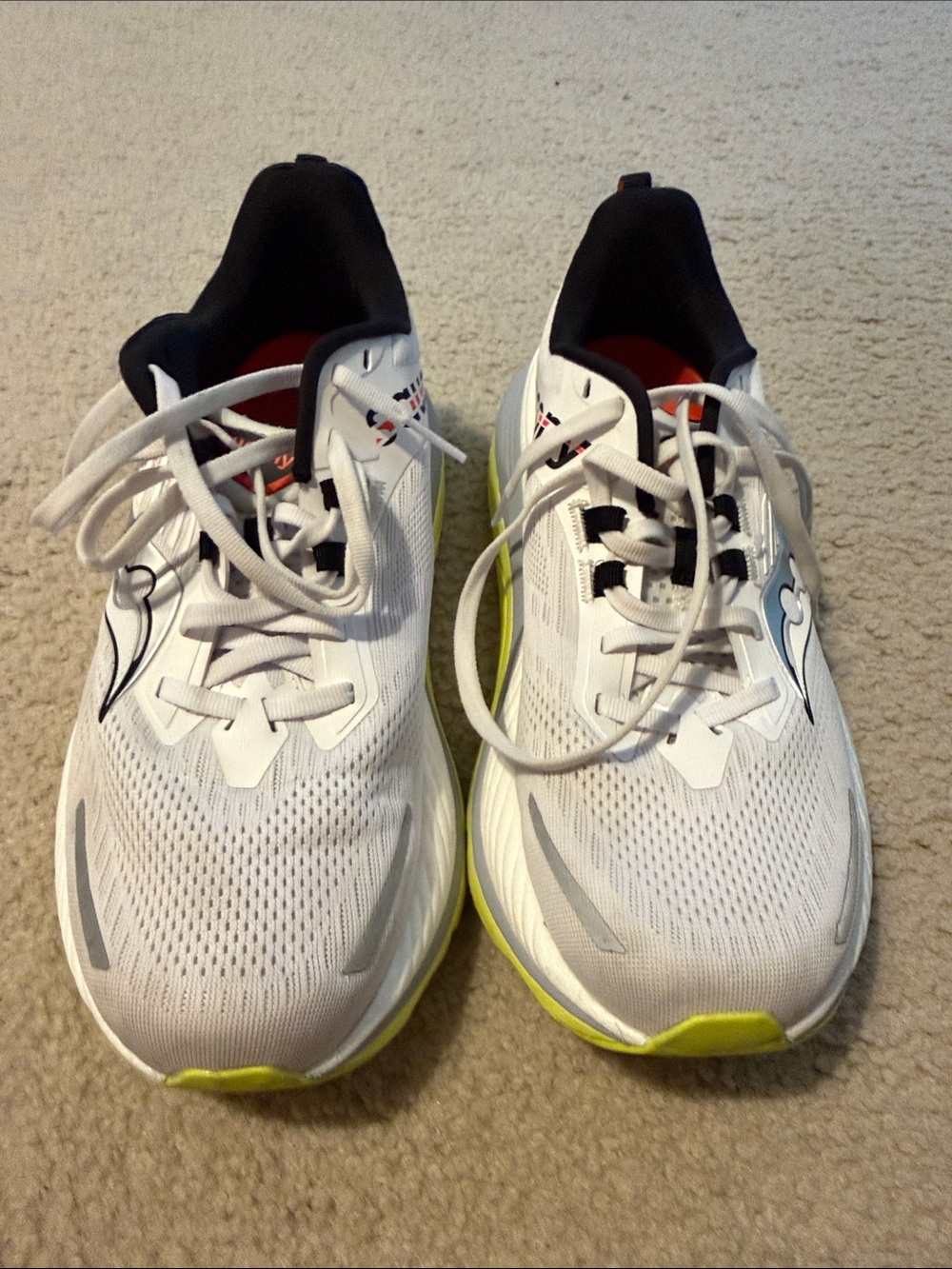 Men’s Saucony hurricane 24. 8.5 wide.